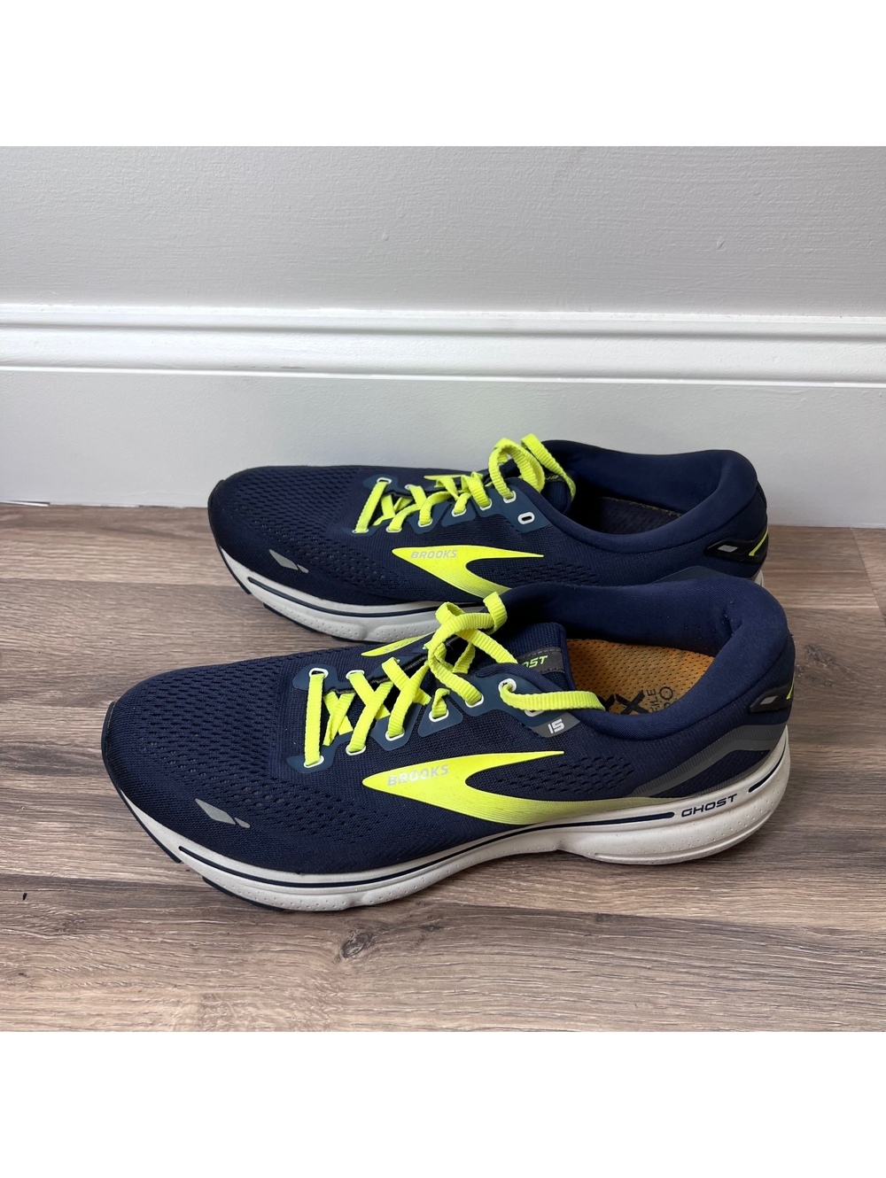 Brooks Men's Size 10.5 Wide